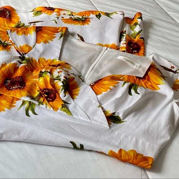 Hanpceirs Cap Sleeve 1950s Sunflower Dress - Picture 5 of 11